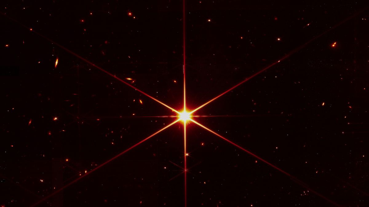 Webbův teleskop zaostřil. Fotografie vzdálené hvězdy je „na hranici fyzikálních zákonů“